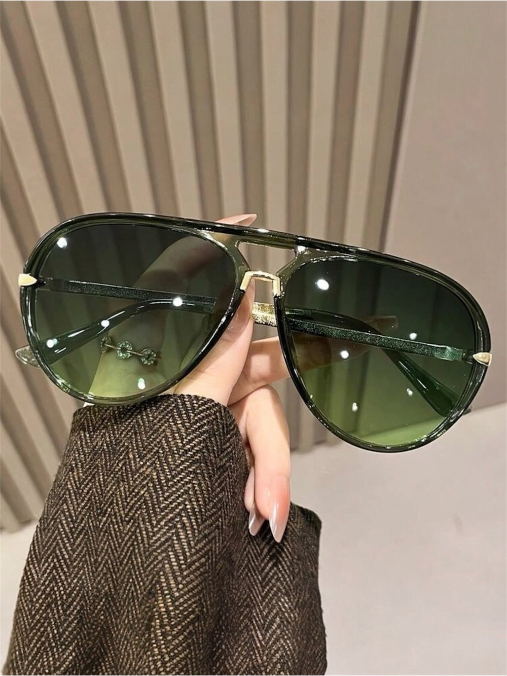 Women Oversized Green Gradient Sunglasses Gold Frame Fashion Shades UV400